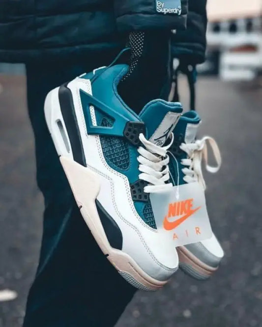 Nik_e Jordan retro 4 snorlax