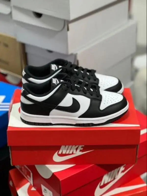 Nik.e SB Dunk Low Panda